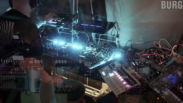 BURG - black orion (digitakt, avalon bassline, korg volca, modular) смотреть онлайн