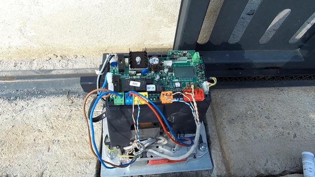 Programare Motor Poarta in 4 Pasi Simpli (BFT Deimos Ultra BT A600) смотреть онлайн