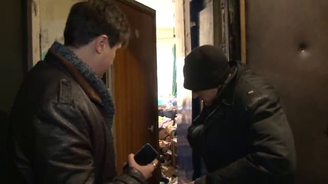 У человека в квартире помойка. Ссылка на другого сборщика мусора. смотреть онлайн