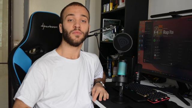 HyperX SoloCast Vs Genesis Radium 400 Vs Fifine A8 -Which Microphone Should You Buy?