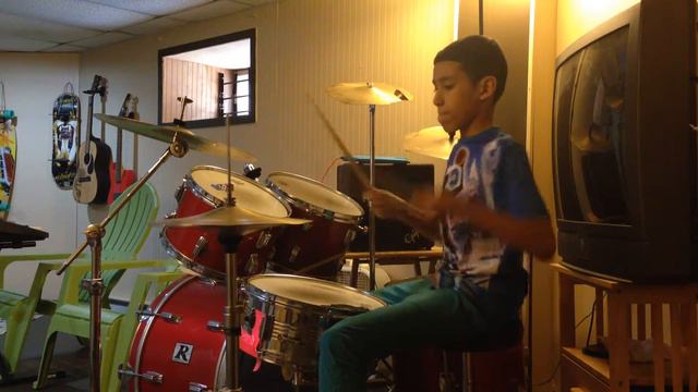 (Drum Cover) All About That Bass by: Meghan Trainor смотреть онлайн
