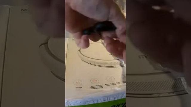 Распаковка и обзор нового робот пылесоса с функционалом #shorts смотреть онлайн