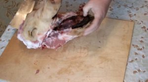 разделка  свиной головы Butchering a Pig's Head