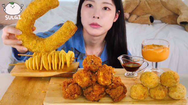ASMR MUKBANG| 직접 만든 치토스 양념치킨 핫도그 치즈볼 먹방 & 레시피 FRIED CHICKEN AND BLACK BEAN NOODLES EATING смотреть онлайн
