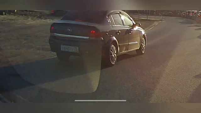 У645УТ72 обгон запрещен как в одну так и в другую сторону на повороте ул Кореневского Тюмень. смотреть онлайн