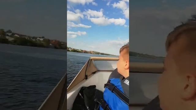 Лодка Кайман 300 и Микатсу 9.8, река Волга