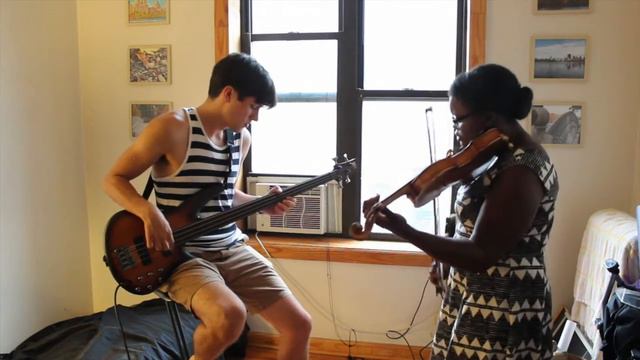 Muse - Hysteria [Violin and Fretless Bass Duo] смотреть онлайн