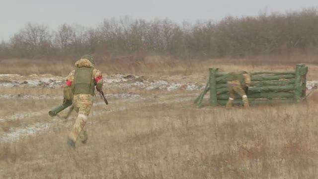 Подготовка огнеметчиков подразделений войск РХБЗ смотреть онлайн