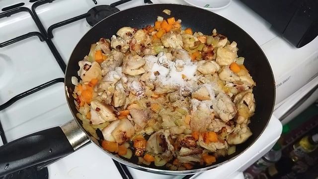 Томленая гречка с курицей в горшочках | Рецепт быстрого ужина | Ужин с курицей смотреть онлайн