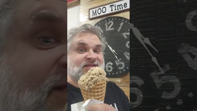 Peanut Butter Cup Ice Cream on Waffle Cone! смотреть онлайн