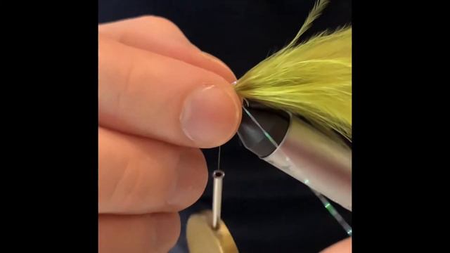 Deadly olive lure fly tying video. Trout catcher! Simple pattern. смотреть онлайн
