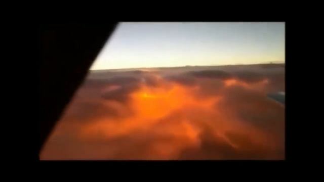 Самолет пролетает над солнцем. (Пламенный привет всем астрономам и шароверам.) смотреть онлайн