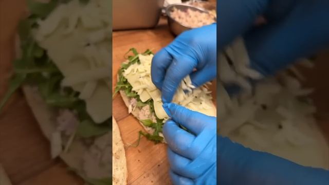 Move over Joe & The Juice. The FOCACCIA TUNA MELT from Mark’s in NYC is ?! #DEVOURPOWER смотреть онлайн