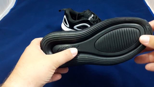 Кроссовки Nike Air Max 720 Чёрные с Белым Найк смотреть онлайн