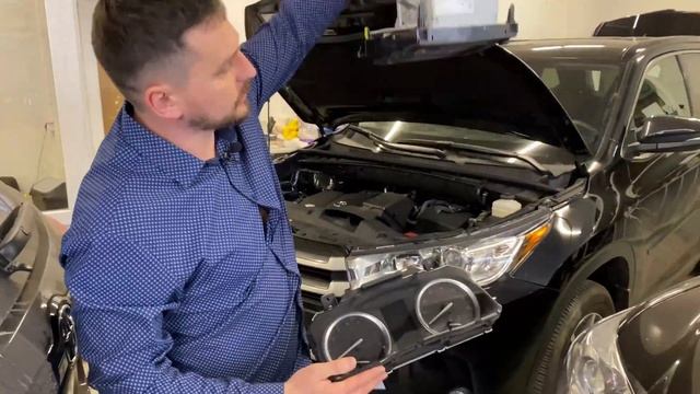 Toyota Highlander из США - Перепрошиваем гибрид Тойота на русский язык смотреть онлайн