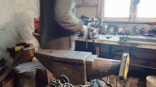 кованый листик из32уголка,пробный, художественная ковка, кованые изделия, кузня, горн,кузнец смотреть онлайн