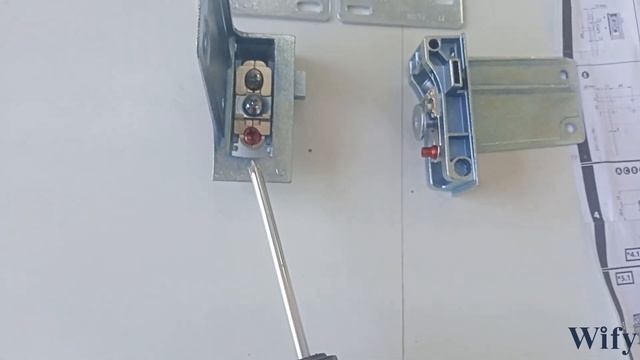 कैबिनेट पर Libra फिटिंग कैसे लगाए?   How To Fix Libra Fitting On Cabinet?