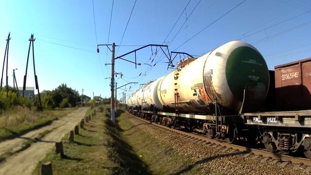 Встреча зелёного и корпоративного ВЛ80С! ВЛ80С-1994/1968Б и ВЛ80С-1803Б/1933 с грузовыми поездами.