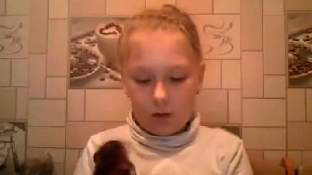 Как сделать платье кукле из фантиков Монстер Хай без шитья смотреть онлайн