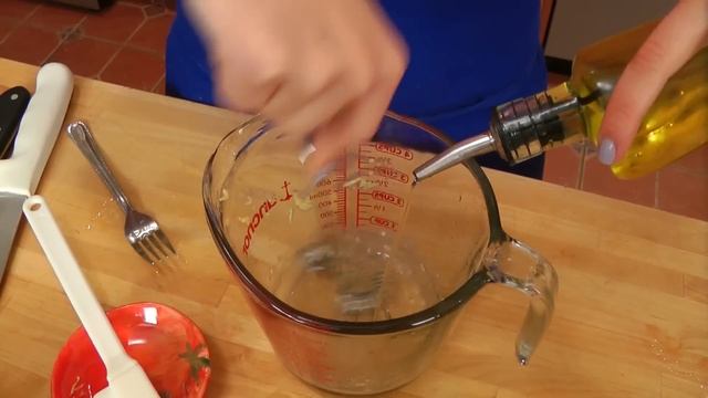 Homemade Caesar Salad Recipe - Laura Vitale - Laura in the Kitchen Episode 336 смотреть онлайн