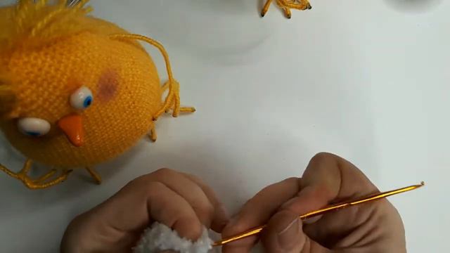 Как вязать из пушистой пряжи софти. Яйцо крючком. смотреть онлайн