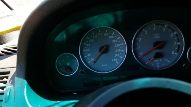 Заброшенный BMW X5 E53 4.8iS, заведется? смотреть онлайн