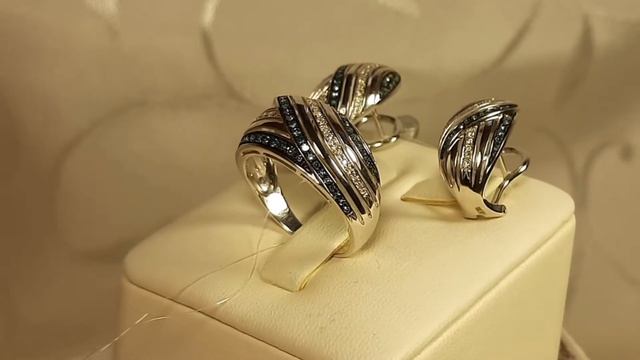 ЖЕНСКИЙ ЗОЛОТОЙ КОМПЛЕКТ С БРИЛЛИАНТАМИ И САПФИРАМИ НЕОБЫЧАЙНОЙ КРАСОТЫ! смотреть онлайн