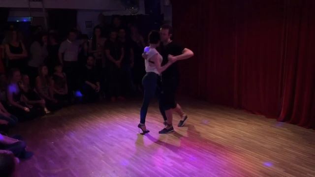 Improvised kizomba - Kristofer Mencák & Teresa Jimenez смотреть онлайн