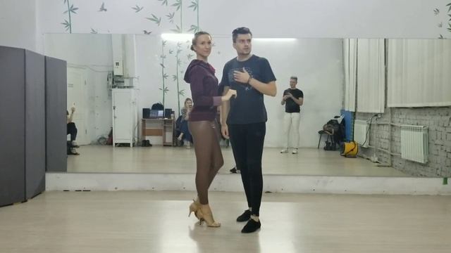 Alex&Natalie UrbanKiz class/ Triplex | Tips and Hints смотреть онлайн