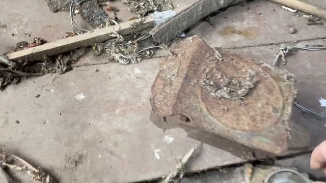 ВСКРЫЛИ ПОЛ В ИЗБЕ 1800-х ГОДОВ! А ТАМ ТАКОЕ... Поиск золота с металлоискателем / Russian Digger смотреть онлайн