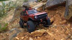 Axial scx24 Ford Bronco expedition on the rocks Rock crawling
