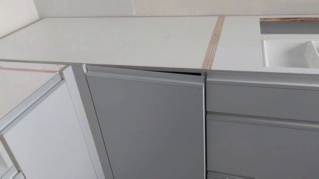 Установка кухни на влагостойкий паркет . смотреть онлайн