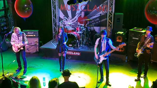 I Touch Myself - Divinyls - LIVE By Temperamental - At Musicland #divinyls