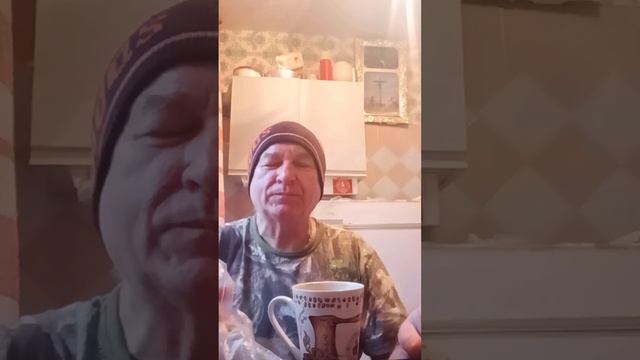 На обзор халва подсолнечная в глазури в продовольственном магазине