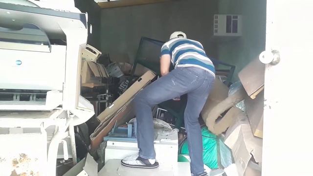 TREASURE BEHIND CLOSED DOOR | TREASURE IN THE STOCKROOM смотреть онлайн