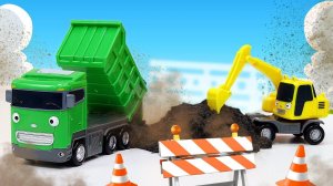 Машинки-помощники и укладывание асфальта! Робокар Поли и развивающие мультики про машинки для детей