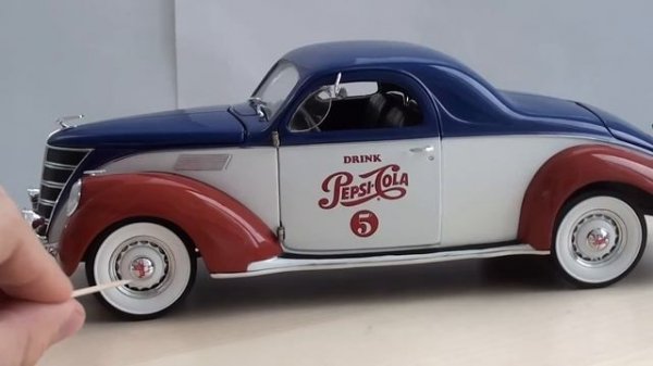 Lincoln Zephyr V12 1937 1/18 | AUTO WORLD | Обзор модели "маленького" промокара Pepsi Cola .