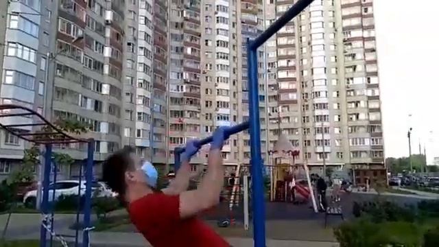 Как делать выход на 2 руки на турнике смотреть онлайн