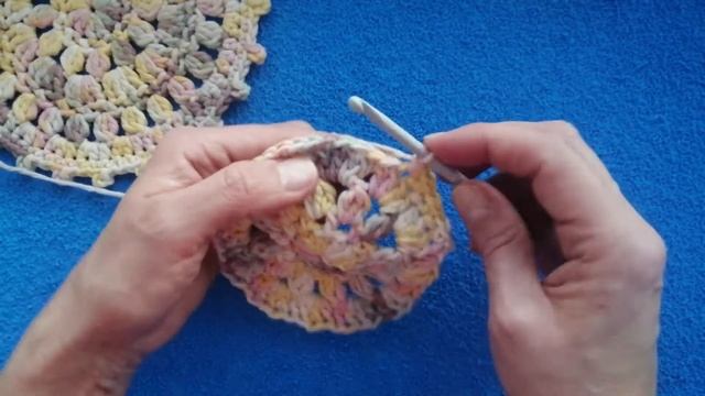 Простая и красивая подставка под горячее крючком смотреть онлайн