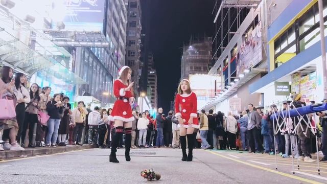 MEAN GIRLS - JINGLE BELL ROCK | XMAS PUBLIC DANCE BUSKING SPECIAL смотреть онлайн