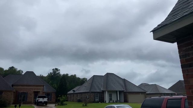 The Skies of Laura- Tornado Warning. смотреть онлайн