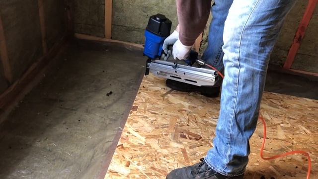 Нейлер Realkey RK-F9021 и плита OSB 3 22мм. толщины смотреть онлайн