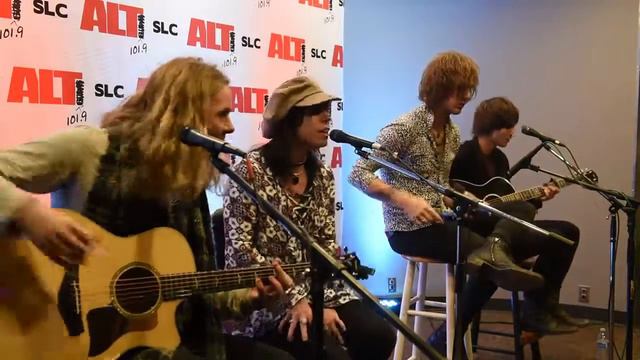 The Struts - Could Have Been Me (Acoustic Live) смотреть онлайн