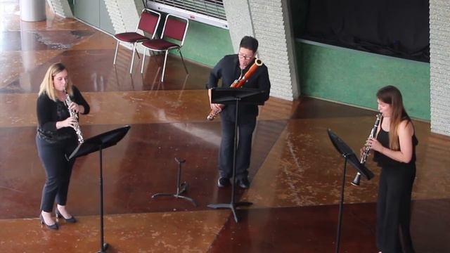 Jean Francaix Divertissement for Oboe, Clarinet and Bassoon смотреть онлайн