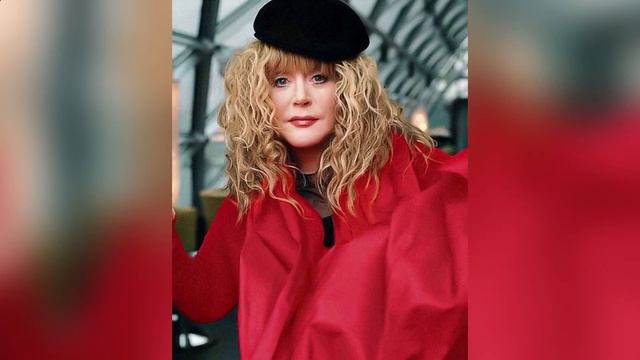 Алла Пугачева проходит комплекс реабилитации после пластик смотреть онлайн