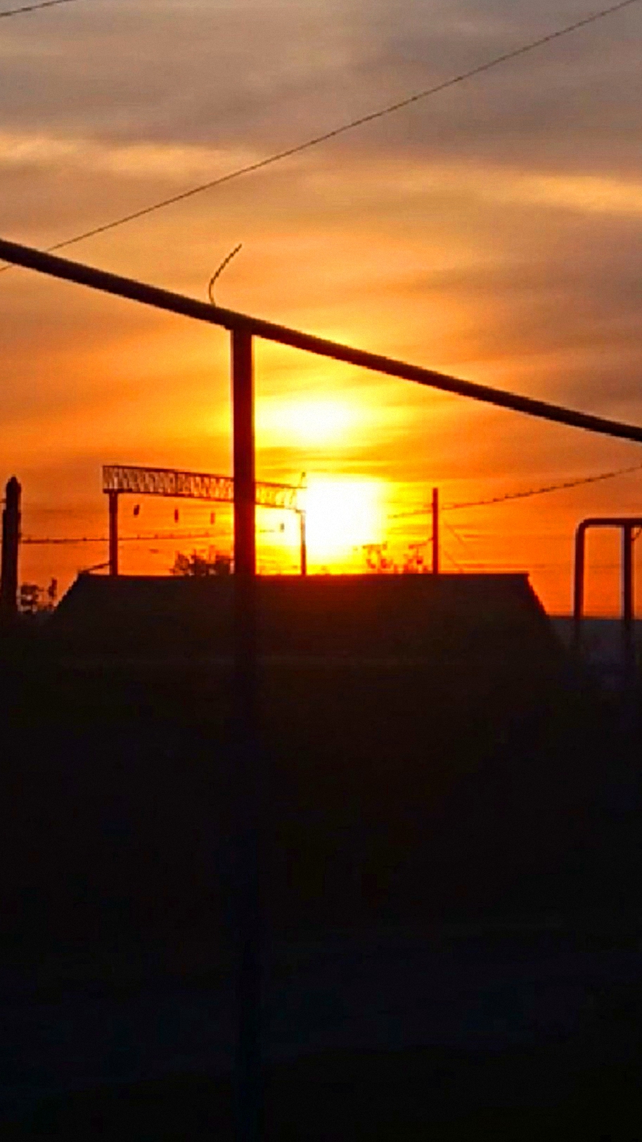 В закате два Солнца?! Вечер в деревне и Мотоциклист смотреть онлайн