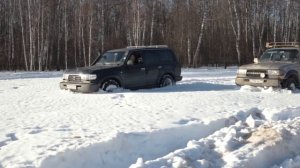 День, когда фулсайзы поехали. 2 Land Cruiser 80 рубятся в глубоком снегу