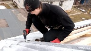 Как самостоятельно накрыть крышу шифером