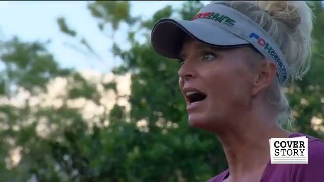 Meet the women wrangling pythons in the Everglades смотреть онлайн