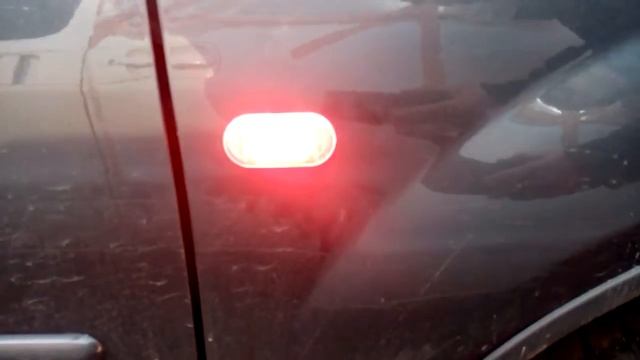 Светодиодный поворотник на крыло Renault Logan, Lada Largus смотреть онлайн